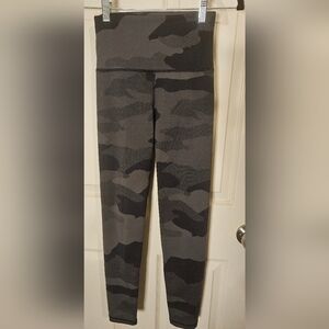 Aerie Black and Gray Camouflage Leggings